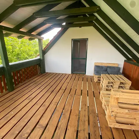 Falusi Hangulat Apartment *